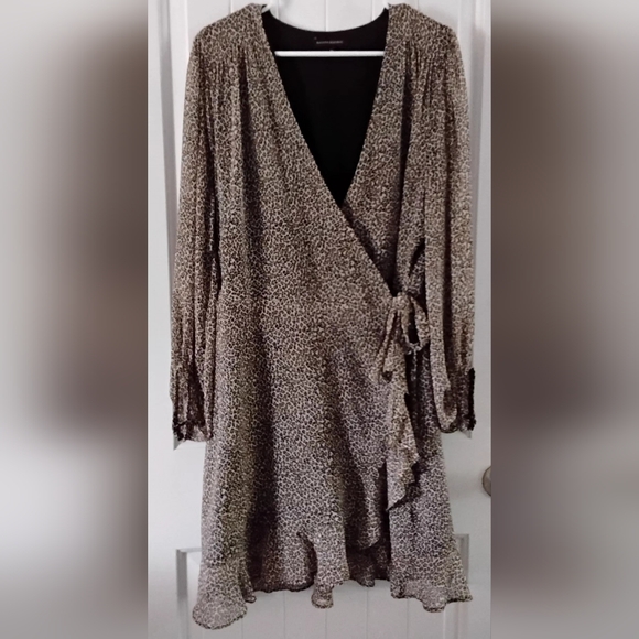 Banana Republic Micro Leopard Wrap Dress in Black and Cream - Picture 1 of 4
